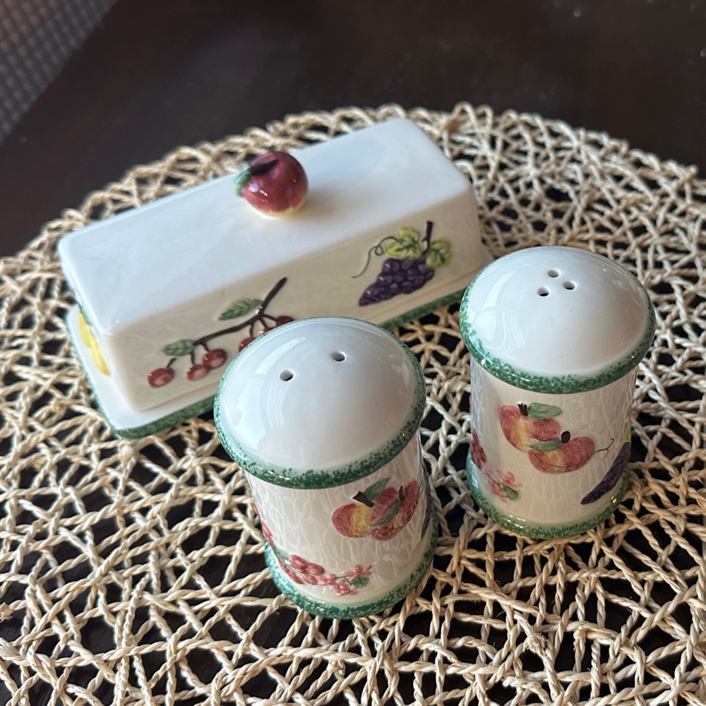 JKL Ceramic Salt and Pepper Shakers with Butter Dish